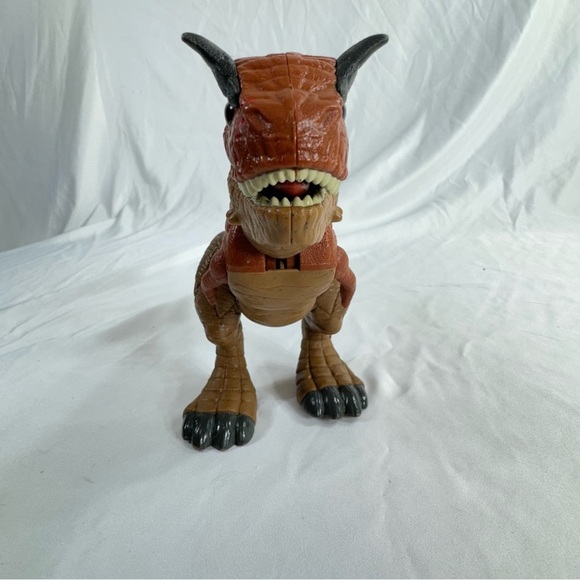 Mattel 2018 Imaginext Jurassic World Carnotaurus Lunging Dinosaur Action Figure - Picture 2 of 5